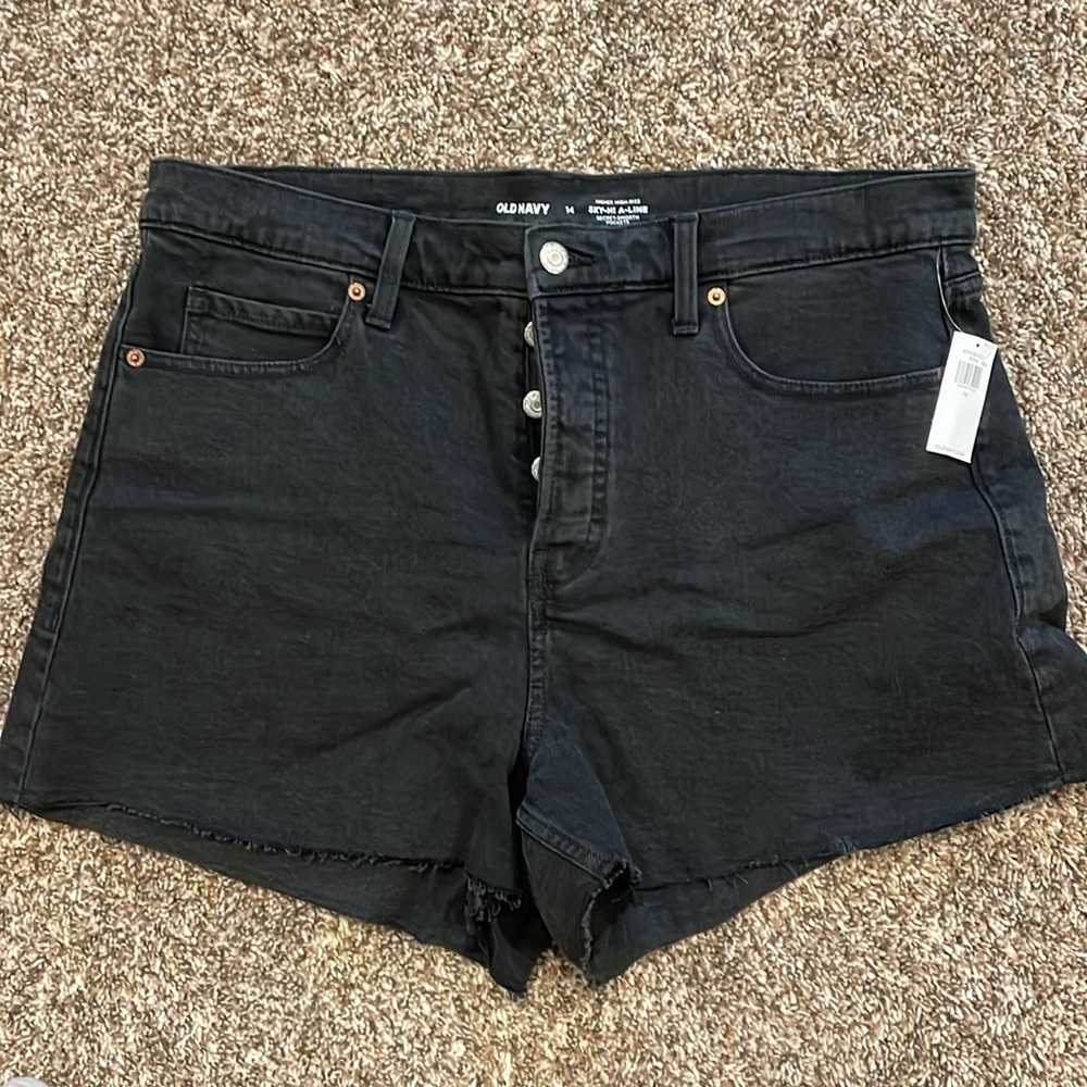Old Navy Higher High-Rise Sky-Hi A-Line Short NWT Size 14 Black
